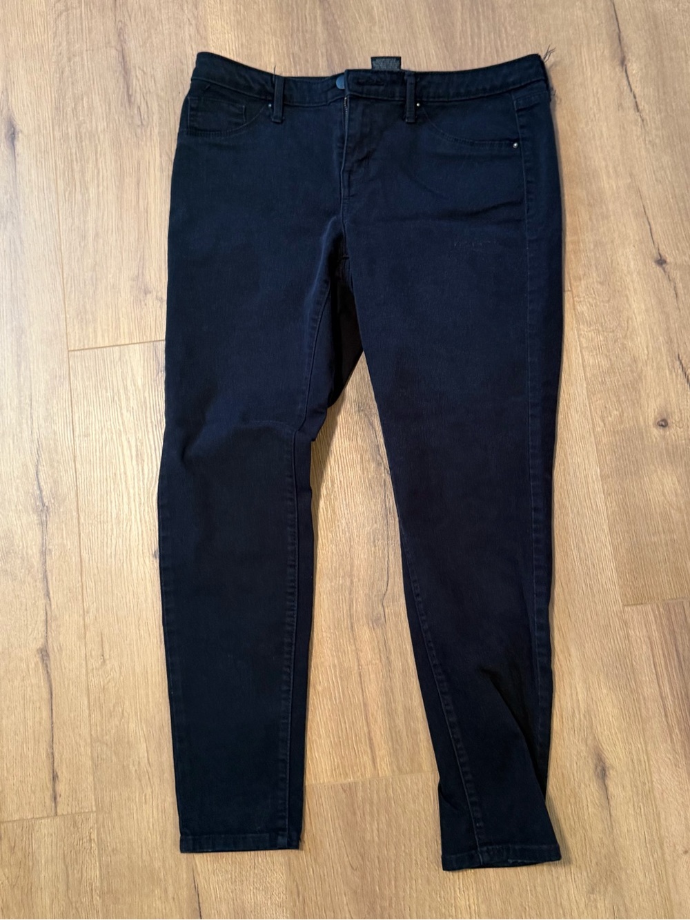 Women’s Skinny Jeans — Stretch Slim Fit